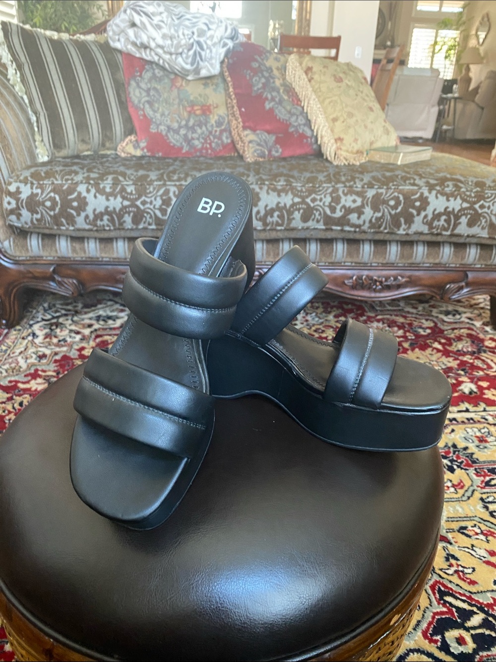 BP Black Double-Strap Platform Sandals in Very Good Condition no box size 8.5